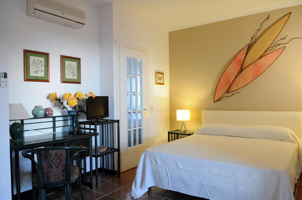 B&B Villa Di Giorgi Чефалу Стая снимка