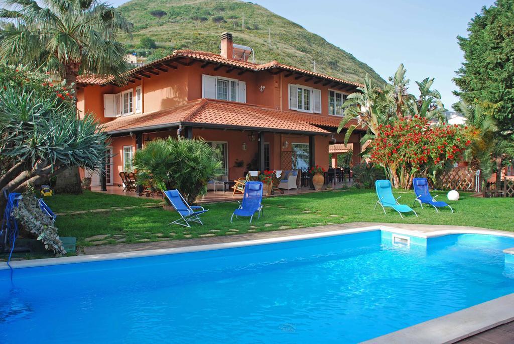 B&B Villa Di Giorgi Чефалу Екстериор снимка